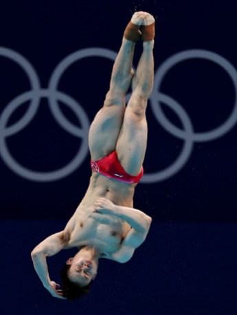 Xie Siyu wins gold in men's singles 3m springboard