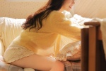 沙發上的美女妖嬈美腿誘惑寫真