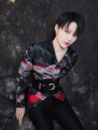 Liu Yuxin’s new national style fashion photos