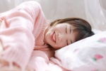粉紅毛衣美女氣質短髮性感寫真