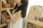 养眼美女慵懒居家甜美写真照片