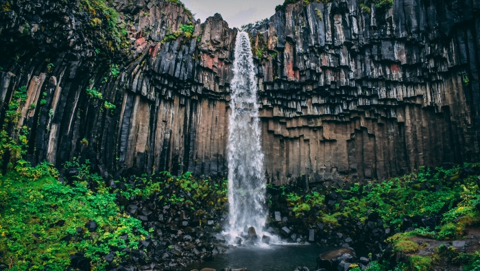 高清瀑布溪流图片桌面壁纸