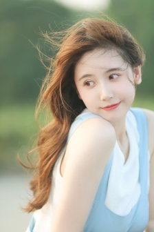 一栗莎子甜美性感写真图片