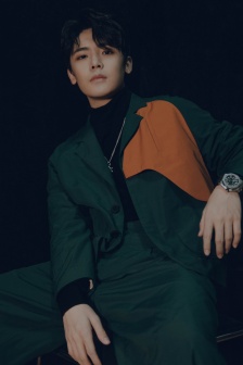 Hou Minghao cool and handsome photo HD mobile wallpaper