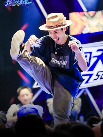 這是街舞第四季冠軍葉音圖片