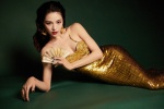 钟楚曦金色吊带长裙性感写真