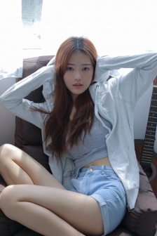 高挑性感美女小蠻腰美腿寫真