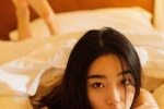 日系少女胶片风唯美卧室写真