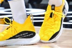UnderArmour Curry’s custom color matching display