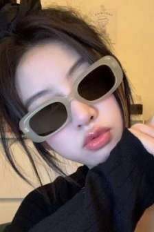 很酷又很迷人的美女头像