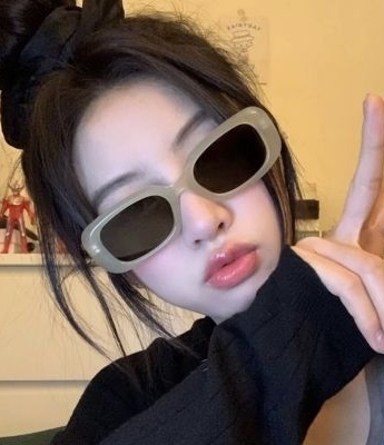 很酷又很迷人的美女頭像