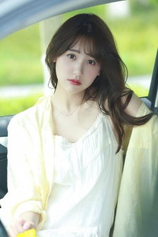 美女一栗莎純欲風性感寫真圖片