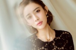Meng Ziyi's refreshing short hair mobile wallpaper picture