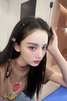 Guli Nazha's sweet selfie pictures