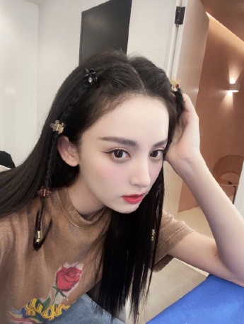 Guli Nazha's sweet selfie pictures