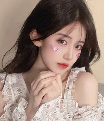 温暖又清纯的小众美女头像