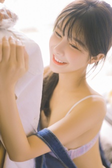 娇媚性感美女真空诱惑内衣写真