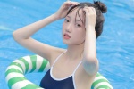 泳池邊泳衣美女性感養眼寫真