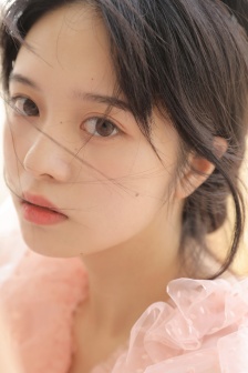 性感纯净少女粉色纱裙诱惑写真