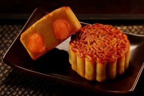 Delicious mooncake pictures desktop wallpaper