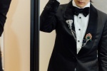 Lee Seung-hyun looks handsome in black suit, gentleman's photo