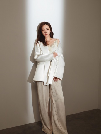 Wang Xiaochen's lazy and sexy photo pictures