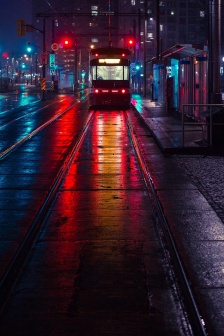 寂靜夜晚城市街道風景手機壁紙