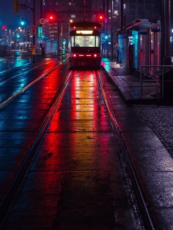 寂靜夜晚城市街道風景手機壁紙