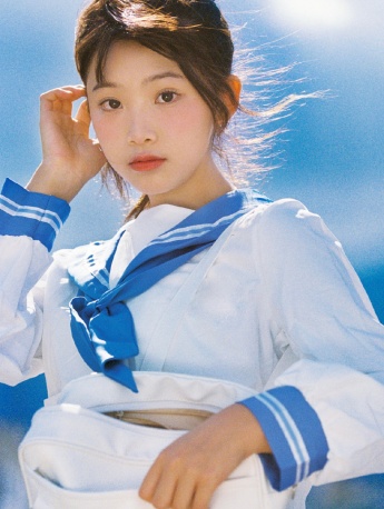 Fairy and pure pictures of beauties in short skirts and uniforms