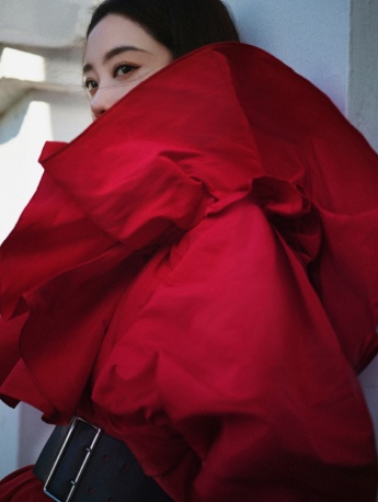 张小斐时尚性感杂志写真