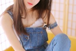 露肩吊帶美妝減齡背帶褲美女寫真