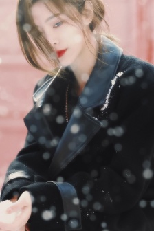 Xu Jiaqi's beautiful winter mobile wallpaper