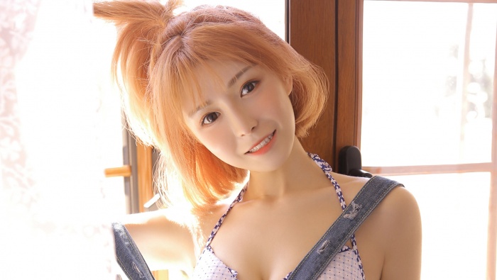 金发美女性感内衣写真壁纸