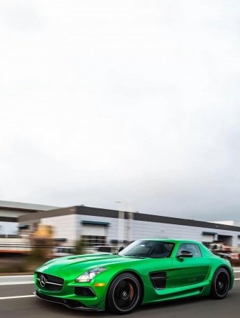 奔馳sls歐翼門炫酷手機壁紙