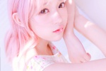 粉紅頭髮美女白淨清甜寫真