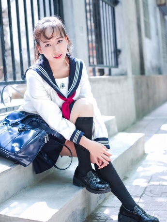 清純美人學生妹性感制服誘惑寫真