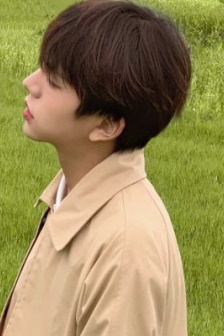 很有氛围感的涨粉男生头像