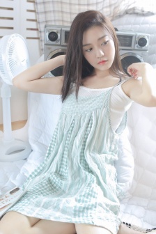 Sexy home beauty mobile wallpaper picture