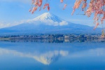 Japanese scenery pictures in April desktop wallpaper
