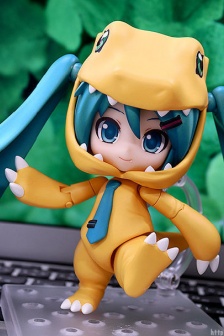 Hatsune Miku Agumon puppet costume details