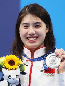 Zhang Yufei wins silver medal in women's 100m butterfly