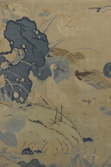 朱克柔缂丝莲塘乳鸭图局部细节高清图