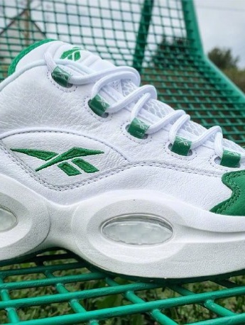 銳步綠腳趾多角度組圖