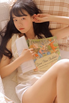端庄性感美女学生妹养眼写真图片
