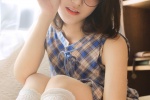 眼鏡美女私房文藝氣質性感寫真