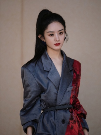 趙麗穎酷颯性感寫真圖片