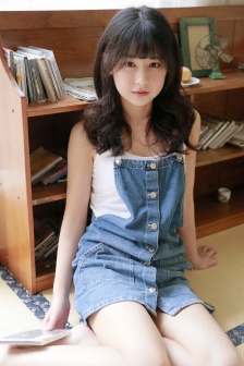 纯净可爱美女性感日系私房写真