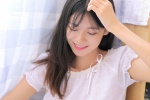 Simple and fresh Japanese style photos of fair and tender beauty at home