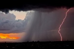 Shocking thunder and lightning weather without watermark computer wallpaper
