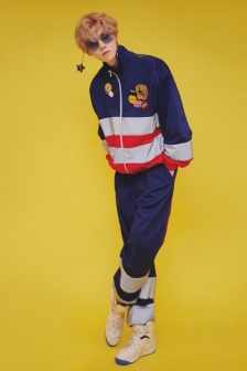 Lu Han sports cool and handsome fashion photo